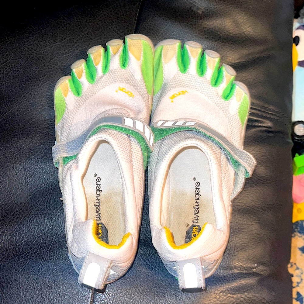 Vibrant Five Fingers size 38
